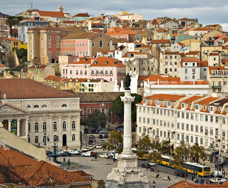 Lisbon_09882_Lisboa_Praca_don_Pedro_2006_Luca_Galuzzi-767x633.jpg